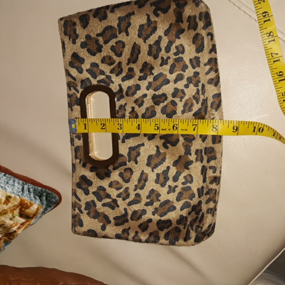🌺LEOPARD PRINT Purse - Picture 3 of 6